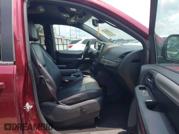 2019 Dodge Grand Caravan GT with VIN 2C4RDGEG2KR647597, listed as a IAAI auction lot 42949219 with 142,174 mi miles and . Bid and sale history available at DreamBid. Image 5.