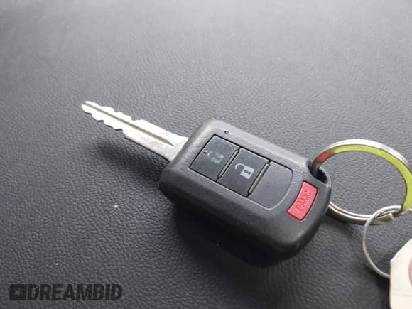 2021 Mitsubishi Outlander ES z VIN JA4ARUAU4MU001583, wystawiony jako IAAI lot #42577136 z przebiegiem 15 493 mil mil oraz . Historia ofert i sprzedaży dostępna na DreamBid. Obrazek 11.