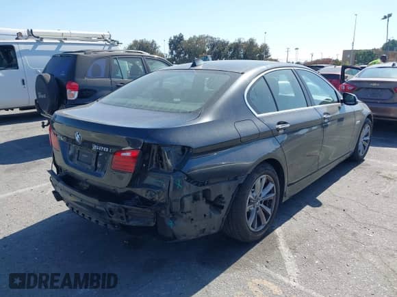 2016 BMW 5 Series 528i xDrive с VIN WBA5A7C50GG145489, выставлен на аукционе IAAI как лот 42374308 с пробегом 87 265 миль миль и . История ставок и продаж доступна на DreamBid. Изображение 4.