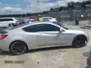 2010 Hyundai Genesis Coupe Track z VIN KMHHT6KD5AU013197, wystawiony jako IAAI lot #43107289 z przebiegiem 197 403 mil mil oraz . Historia ofert i sprzedaży dostępna na DreamBid. Obrazek 13.