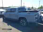 2019 Toyota Tacoma SR5 с VIN 3TMAZ5CN7KM086311, выставлен на аукционе IAAI как лот 43131255 с пробегом 33 027 миль миль и . История ставок и продаж доступна на DreamBid. Изображение 14.