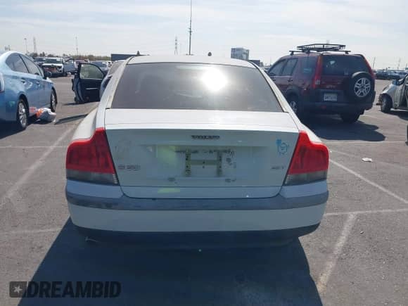 2004 Volvo S60 с VIN YV1RS59VX42392874, выставлен на аукционе IAAI как лот 43054378 с пробегом Не указан миль и . История ставок и продаж доступна на DreamBid. Изображение 16.