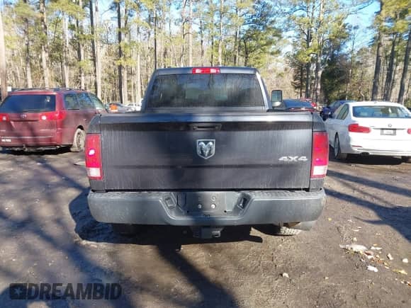 2018 Ram 1500 Tradesman с VIN 1C6RR7FT1JS121690, выставлен на аукционе IAAI как лот 41649036 с пробегом 59 808 миль миль и . История ставок и продаж доступна на DreamBid. Изображение 17.
