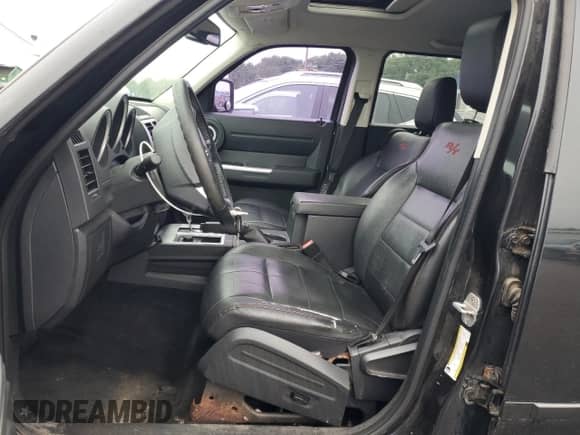 2008 Dodge Nitro R/T with VIN 1D8GU58688W238813, listed as a Copart auction lot 68962425 with 137,995 mi miles and Salvage title. Bid and sale history available at DreamBid. Image 7.