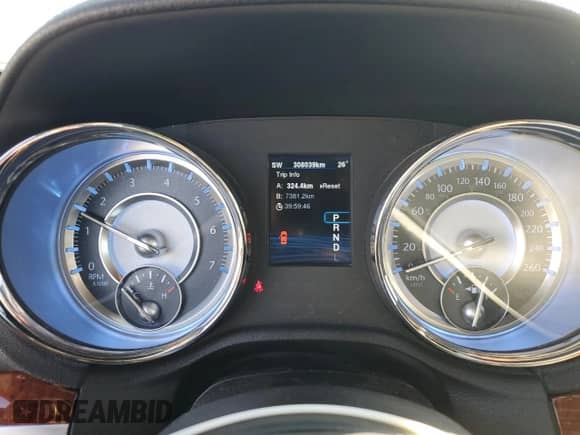 2013 Chrysler 300 с VIN 2C3CCAAG4DH714452, выставлен на аукционе Copart как лот 85369415 с пробегом 308 039 миль миль и Чистый • Clean title. История ставок и продаж доступна на DreamBid. Изображение 9.