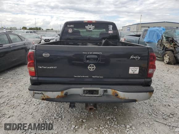 2007 Chevrolet Silverado 1500 LT1 with VIN 1GCEC19X37Z124319, listed as a Copart auction lot 85696945 with 306,013 mi miles and Salvage title. Bid and sale history available at DreamBid. Image 6.
