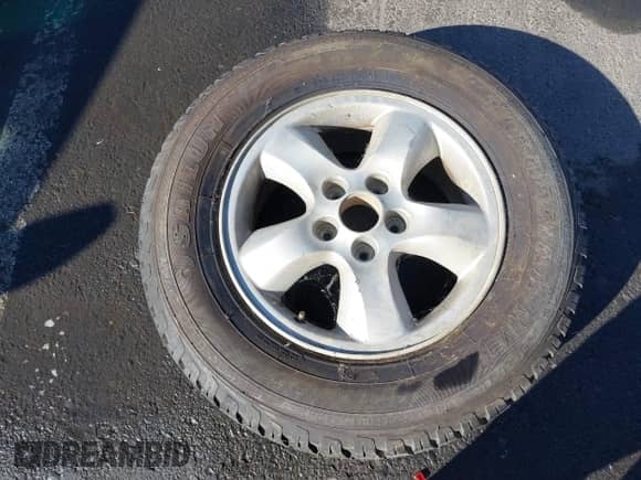 2005 Hyundai Santa Fe GLS с VIN KM8SC73D25U007390, выставлен на аукционе IAAI как лот 40127766 с пробегом 177 690 миль миль и . История ставок и продаж доступна на DreamBid. Изображение 11.