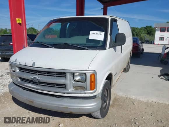 1999 Chevrolet Express с VIN 1GCGG25R6X1128986, выставлен на аукционе IAAI как лот 41629314 с пробегом 158 572 миль миль и . История ставок и продаж доступна на DreamBid. Изображение 17.