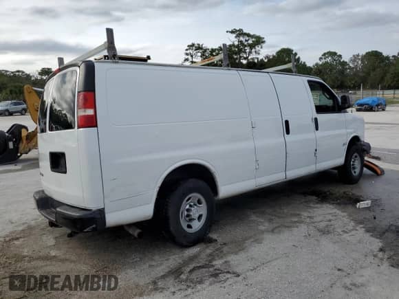 2017 Chevrolet Express Cargo with VIN 1GCWGBFF9H1112976, listed as a Copart auction lot 75639464 with 109,064 mi miles and Salvage title. Bid and sale history available at DreamBid. Image 3.