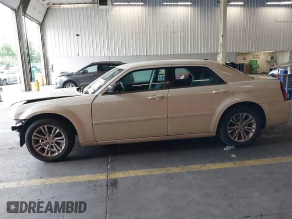 2005 Chrysler 300 300 with VIN 2C3JA43R05H604299, listed as a IAAI auction lot 43141549 with 131,677 mi miles and . Bid and sale history available at DreamBid. Image 15.