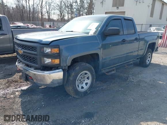 2014 Chevrolet Silverado 1500 Work Truck z VIN 1GCVKPEC8EZ140750, wystawiony jako IAAI lot #41751347 z przebiegiem 143 346 mil mil oraz . Historia ofert i sprzedaży dostępna na DreamBid. Obrazek 2.