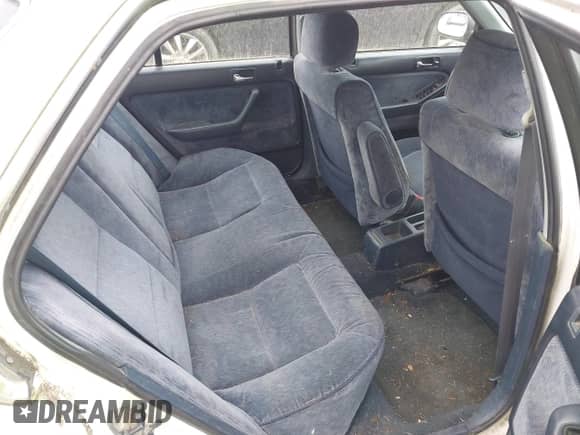 1992 Honda Accord LX с VIN 1HGCB7556NA184397, выставлен на аукционе IAAI как лот 43073042 с пробегом 315 407 миль миль и . История ставок и продаж доступна на DreamBid. Изображение 8.