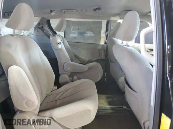 2011 Toyota Sienna LE с VIN 5TDKK3DC7BS010324, выставлен на аукционе Copart как лот 80947105 с пробегом 190 567 миль миль и Списание • Salvage title. История ставок и продаж доступна на DreamBid. Изображение 11.