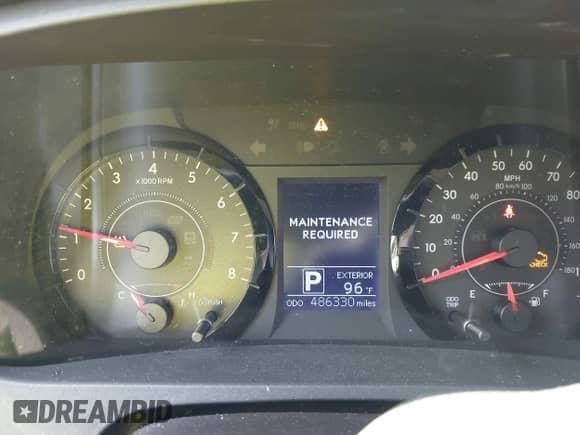 2015 Toyota Sienna L with VIN 5TDZK3DC4FS650415, listed as a IAAI auction lot 42395118 with 486,330 mi miles and . Bid and sale history available at DreamBid. Image 7.