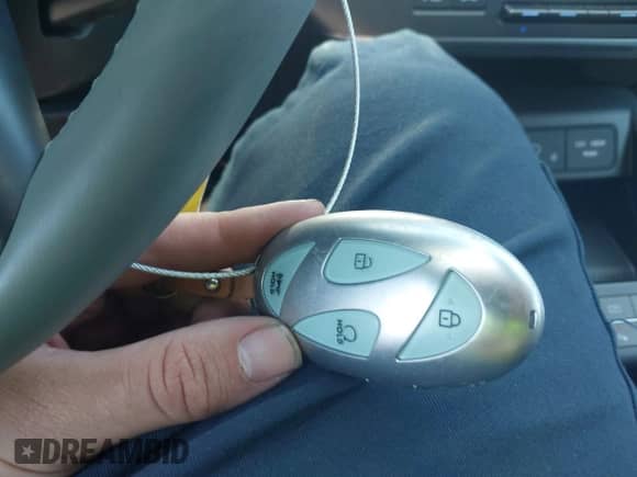 2024 Hyundai Kona Limited z VIN KM8HE3A68RU010317, wystawiony jako IAAI lot #42270825 z przebiegiem 5 702 mil mil oraz . Historia ofert i sprzedaży dostępna na DreamBid. Obrazek 11.