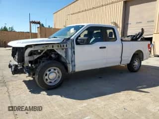 2023 Ford F-150 XL z VIN 1FTEX1CP2PKG15891, wystawiony jako Copart lot #82518605 z przebiegiem 51 757 mil mil oraz Czysty tytuł • Clean title. Historia ofert i sprzedaży dostępna na DreamBid. Obrazek 1.