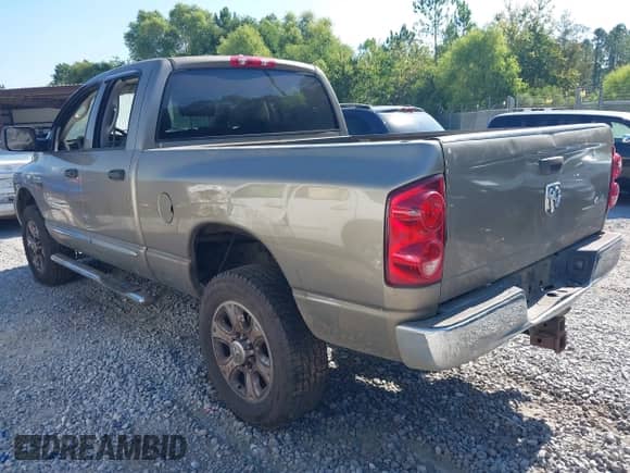 2007 Dodge 2500 SLT с VIN 1D7KS28A97J590074, выставлен на аукционе IAAI как лот 40170784 с пробегом Не указан миль и . История ставок и продаж доступна на DreamBid. Изображение 3.