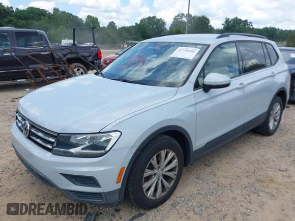 2019 Volkswagen Tiguan S с VIN 3VV1B7AX7KM006382, выставлен на аукционе IAAI как лот 42730006 с пробегом 83 878 миль миль и . История ставок и продаж доступна на DreamBid. Изображение 17.