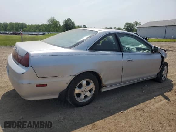 2001 Honda Accord EX with VIN 1HGCG32521A022310, listed as a Copart auction lot 59130485 with 175,668 mi miles and Salvage title. Bid and sale history available at DreamBid. Image 3.