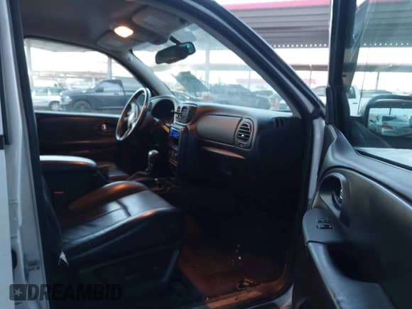 2007 Chevrolet TrailBlazer LT с VIN 1GNDS13SX72294981, выставлен на аукционе IAAI как лот 41233611 с пробегом 242 639 миль миль и . История ставок и продаж доступна на DreamBid. Изображение 5.