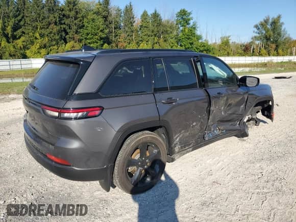 2024 Jeep Grand Cherokee Altitude with VIN 1C4RJHAG0RC233757, listed as a Copart auction lot 81026415 with 7,838 mi miles and Salvage title. Bid and sale history available at DreamBid. Image 3.
