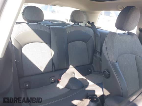 2014 MINI Hardtop with VIN WMWXM5C53ET934731, listed as a IAAI auction lot 43345367 with 48,628 mi miles and . Bid and sale history available at DreamBid. Image 8.
