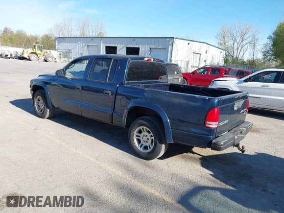 2004 Dodge Dakota Sport z VIN 1D7HL38K64S591081, wystawiony jako IAAI lot #42154889 z przebiegiem 235 228 mil mil oraz . Historia ofert i sprzedaży dostępna na DreamBid. Obrazek 3.