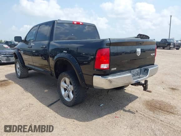 2018 Ram 1500 Express z VIN 1C6RR7KT4JS147562, wystawiony jako IAAI lot #42129188 z przebiegiem 125 332 mil mil oraz . Historia ofert i sprzedaży dostępna na DreamBid. Obrazek 3.