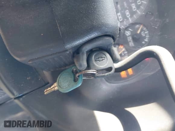 2002 Chevrolet Express с VIN 1GCGG25R521228019, выставлен на аукционе IAAI как лот 42717936 с пробегом 217 507 миль миль и . История ставок и продаж доступна на DreamBid. Изображение 11.