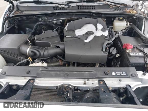 2018 Toyota Tacoma SR5 с VIN 5TFSZ5AN4JX156296, выставлен на аукционе IAAI как лот 41911608 с пробегом 105 340 миль миль и . История ставок и продаж доступна на DreamBid. Изображение 10.