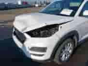 2019 Hyundai Tucson SE z VIN KM8J23A49KU859337, wystawiony jako IAAI lot #43526370 z przebiegiem 54 968 mil mil oraz . Historia ofert i sprzedaży dostępna na DreamBid. Obrazek 18.