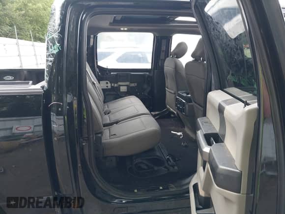 2018 Ford F-150 XL z VIN 1FTEW1EP4JFD94309, wystawiony jako IAAI lot #42978733 z przebiegiem 85 119 mil mil oraz . Historia ofert i sprzedaży dostępna na DreamBid. Obrazek 8.