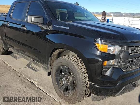 2023 Chevrolet Silverado 1500 Custom z VIN 1GCPDBEKXPZ104171, wystawiony jako Copart lot #84004635 z przebiegiem 63 951 mil mil oraz Szkoda całkowita • Salvage title. Historia ofert i sprzedaży dostępna na DreamBid. Obrazek 13.