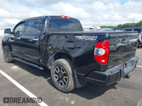 2018 Toyota Tundra Limited z VIN 5TFHY5F13JX716117, wystawiony jako IAAI lot #42993233 z przebiegiem 66 659 mil mil oraz . Historia ofert i sprzedaży dostępna na DreamBid. Obrazek 3.