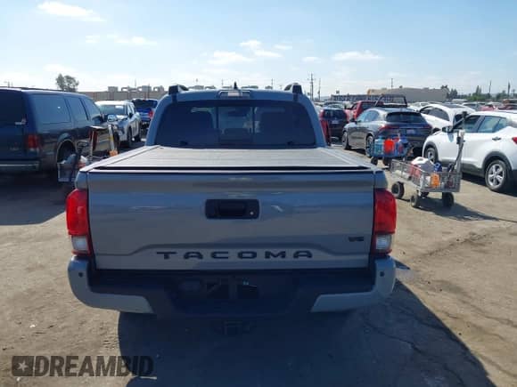 2019 Toyota Tacoma SR с VIN 3TMCZ5AN2KM282555, выставлен на аукционе IAAI как лот 43535063 с пробегом 83 373 миль миль и . История ставок и продаж доступна на DreamBid. Изображение 16.