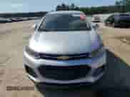 2020 Chevrolet Trax LS с VIN KL7CJKSB8LB023021, выставлен на аукционе Copart как лот 81773495 с пробегом 91 242 миль миль и Списание • Salvage title. История ставок и продаж доступна на DreamBid. Изображение 5.