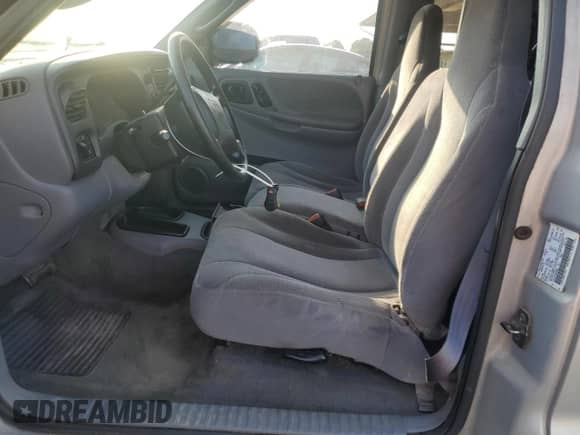 2000 Dodge Dakota z VIN 1B7GL22XXYS620835, wystawiony jako Copart lot #61948715 z przebiegiem 186 850 mil mil oraz Szkoda całkowita • Salvage title. Historia ofert i sprzedaży dostępna na DreamBid. Obrazek 7.