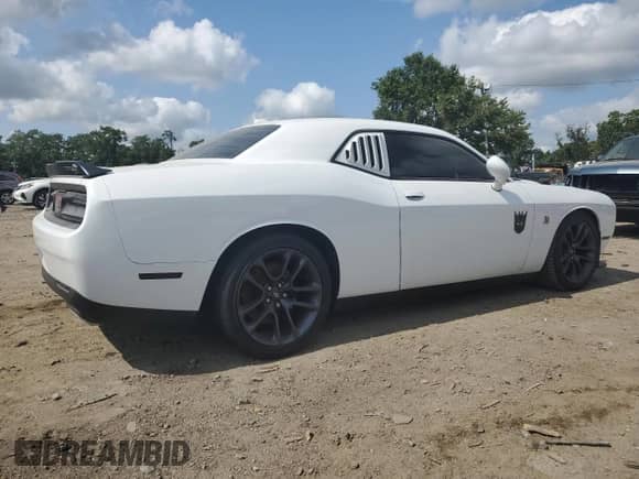 2023 Dodge Challenger R/T Scat Pack z VIN 2C3CDZFJ5PH695804, wystawiony jako Copart lot #67569295 z przebiegiem 6 898 mil mil oraz Szkoda całkowita • Salvage title. Historia ofert i sprzedaży dostępna na DreamBid. Obrazek 3.
