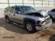 2001 Chevrolet Suburban LS z VIN 3GNEC16T01G218187, wystawiony jako Copart lot #72295344 z przebiegiem 296 614 mil mil oraz Szkoda całkowita • Salvage title. Historia ofert i sprzedaży dostępna na DreamBid. Obrazek 4.