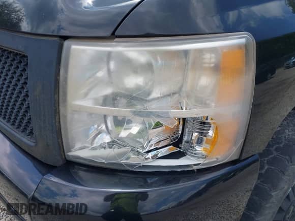 2010 Chevrolet Silverado 1500 LT z VIN 1GCSKSE38AZ281530, wystawiony jako IAAI lot #42364807 z przebiegiem 166 006 mil mil oraz . Historia ofert i sprzedaży dostępna na DreamBid. Obrazek 18.