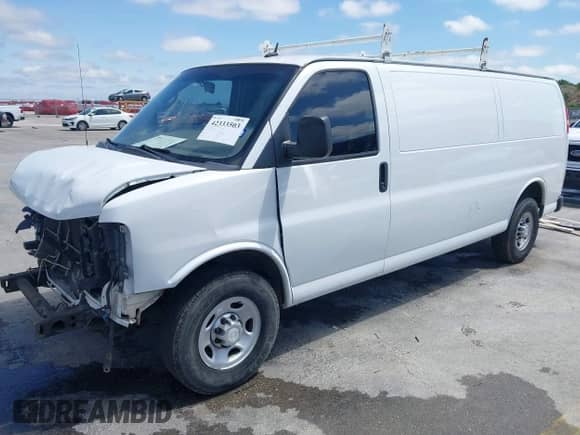 2015 Chevrolet Express Cargo with VIN 1GCWGGCF9F1229343, listed as a IAAI auction lot 42333503 with 124,106 mi miles and . Bid and sale history available at DreamBid. Image 2.