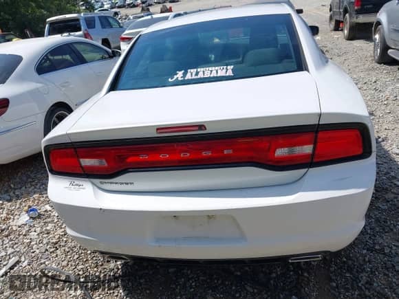 2014 Dodge Charger SE z VIN 2C3CDXBGXEH192832, wystawiony jako IAAI lot #42855125 z przebiegiem 99 119 mil mil oraz . Historia ofert i sprzedaży dostępna na DreamBid. Obrazek 16.