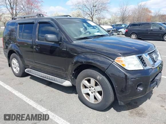 2011 Nissan Pathfinder LE z VIN 5N1AR1NB1BC601571, wystawiony jako IAAI lot #41981127 z przebiegiem 175 849 mil mil oraz . Historia ofert i sprzedaży dostępna na DreamBid. Obrazek 1.