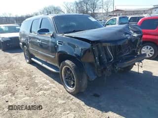 2013 Cadillac Escalade ESV Luxury с VIN 1GYS3HEF4DR156436, выставлен на аукционе IAAI как лот 41485801 с пробегом 179 010 миль миль и . История ставок и продаж доступна на DreamBid. Изображение 1.