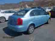 2006 Hyundai Accent GLS z VIN KMHCN46C06U019071, wystawiony jako IAAI lot #42933533 z przebiegiem 111 074 mil mil oraz . Historia ofert i sprzedaży dostępna na DreamBid. Obrazek 4.