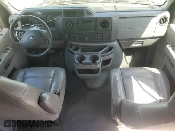 2009 Ford Econoline Cargo Commercial с VIN 1FTNE14W39DA37660, выставлен на аукционе Copart как лот 51863435 с пробегом 155 374 миль миль и Чистый • Clean title. История ставок и продаж доступна на DreamBid. Изображение 8.