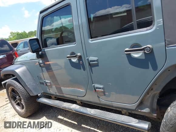 2008 Jeep Wrangler Unlimited X с VIN 1J4GB39178L625537, выставлен на аукционе IAAI как лот 42302408 с пробегом 266 791 миль миль и . История ставок и продаж доступна на DreamBid. Изображение 14.