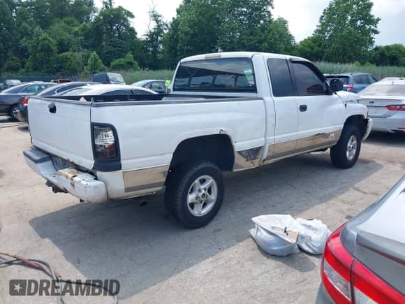 2001 Dodge 1500 with VIN 3B7HF13Z51M257137, listed as a IAAI auction lot 42568442 with 228,248 mi miles and . Bid and sale history available at DreamBid. Image 4.