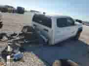 2017 Toyota Tacoma TRD Off Road z VIN 5TFCZ5AN6HX112007, wystawiony jako Copart lot #85649345 z przebiegiem 88 863 mil mil oraz Szkoda całkowita • Salvage title. Historia ofert i sprzedaży dostępna na DreamBid. Obrazek 3.