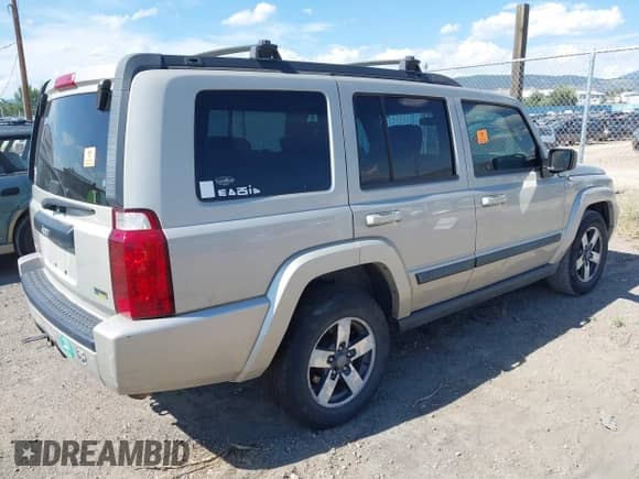 2008 Jeep Commander Sport с VIN 1J8HG48N98C153288, выставлен на аукционе IAAI как лот 42643276 с пробегом 225 832 миль миль и . История ставок и продаж доступна на DreamBid. Изображение 4.